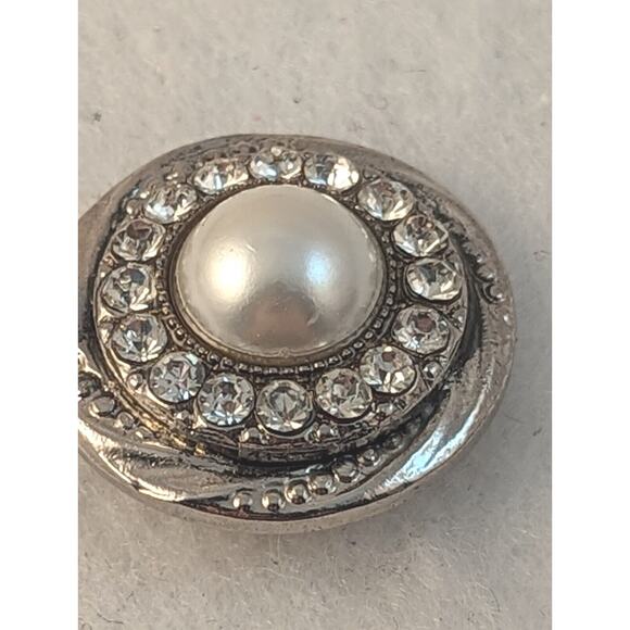 Vtge Rinestone buttons 13 Pearl Centers 7/8"Never Used Silver Color Metal - Picture 4 of 5